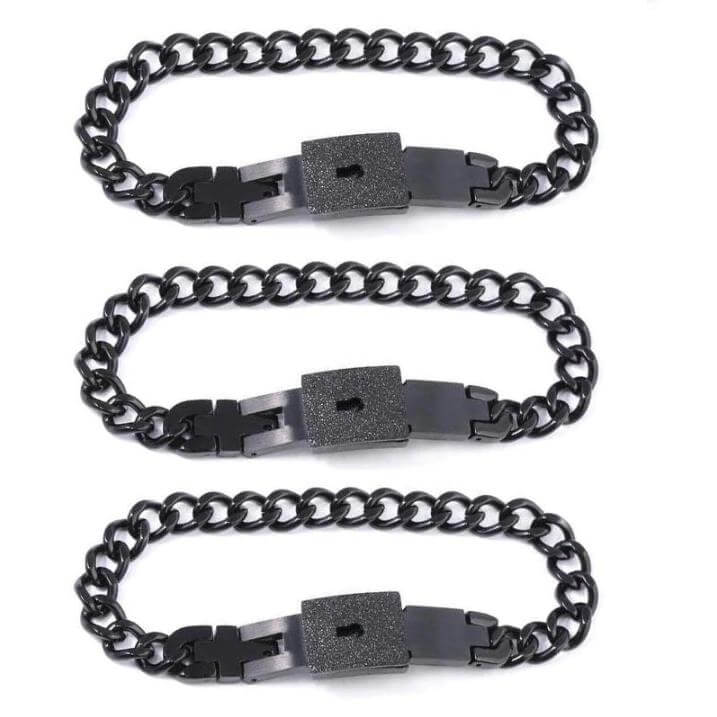 Lock Each Others Bracelets for 3 BFF