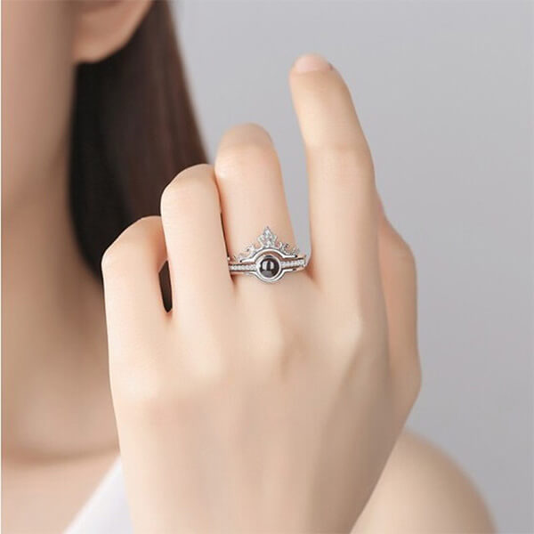 100 Languages I Love You Crown Projection Ring - Ngrave Name