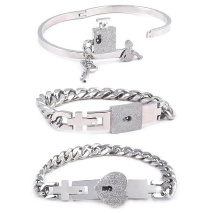 Lock Each Others Bracelets for 3 BFF