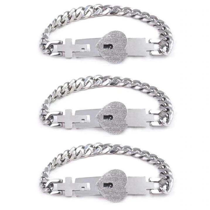 Lock Each Others Bracelets for 3 BFF