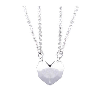 Magnetic heart necklace for couples