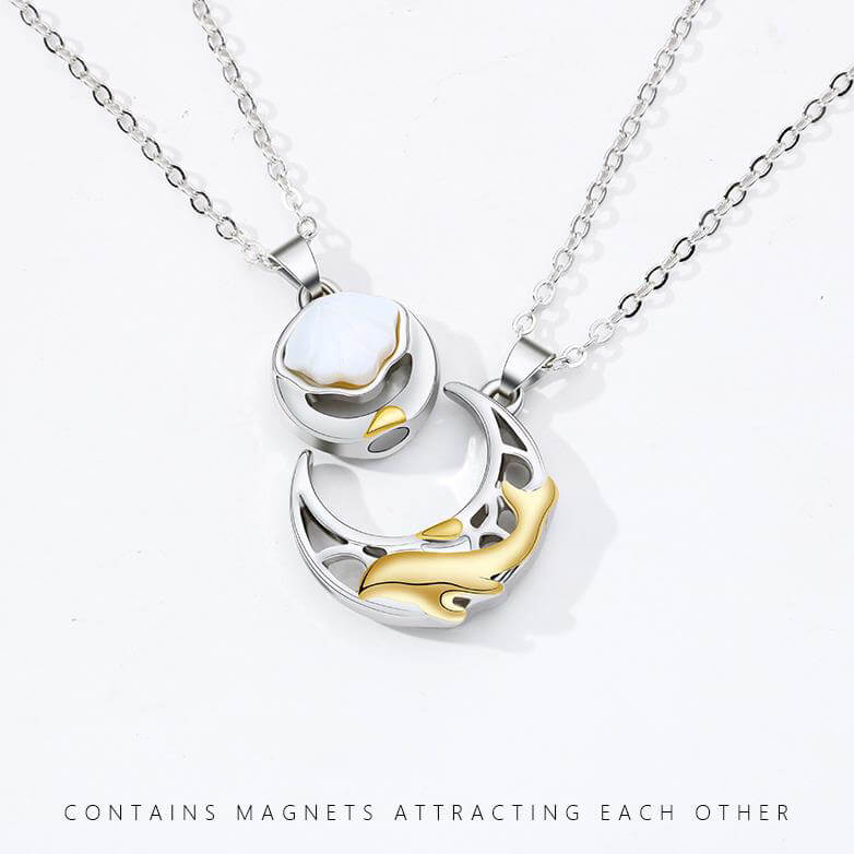 Magnetic Shell and Whale Neckalce Set